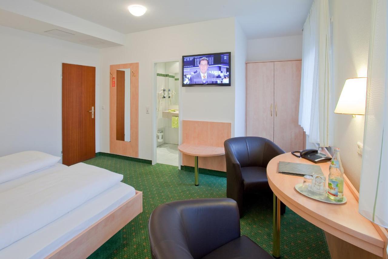 Hotel Gasthof Zum Roessle Heilbronn Exterior photo